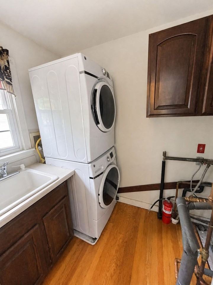 1241 Monmouth Ave - Photo 6 of 22