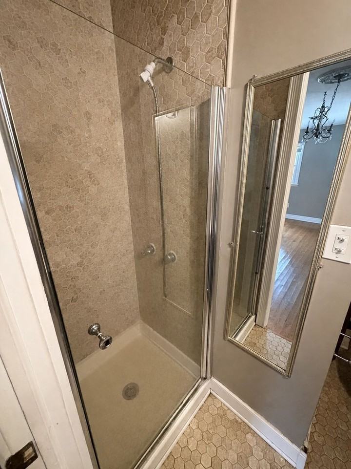 1241 Monmouth Ave - Photo 7 of 22
