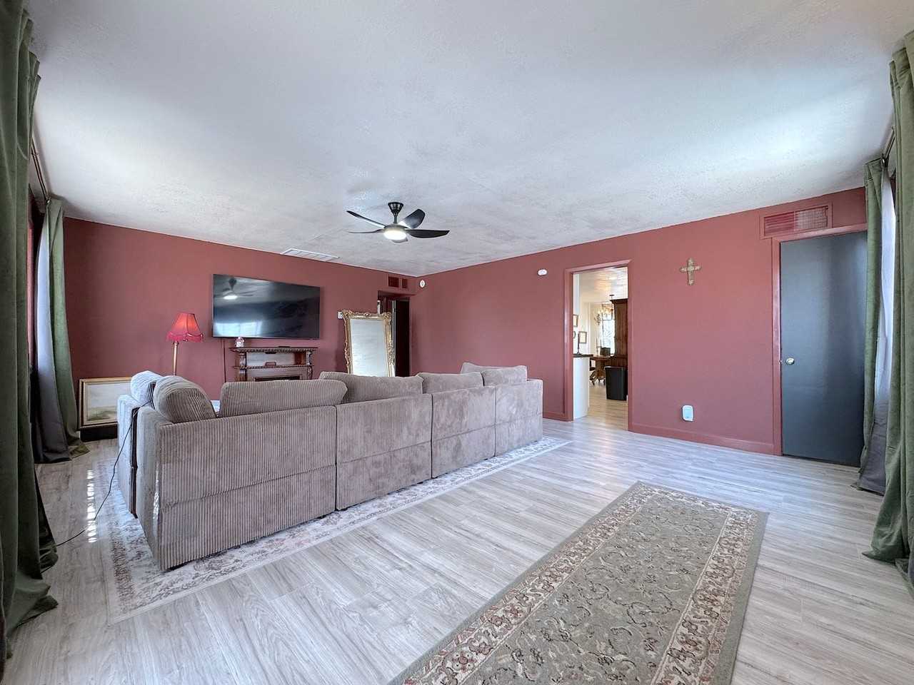 3341 Taylor Ave - Photo 4 of 24