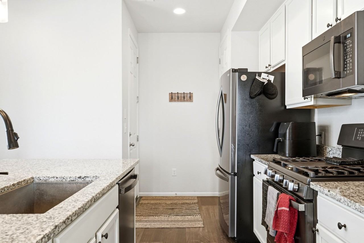 5320 13th St - Photo 4 of 29