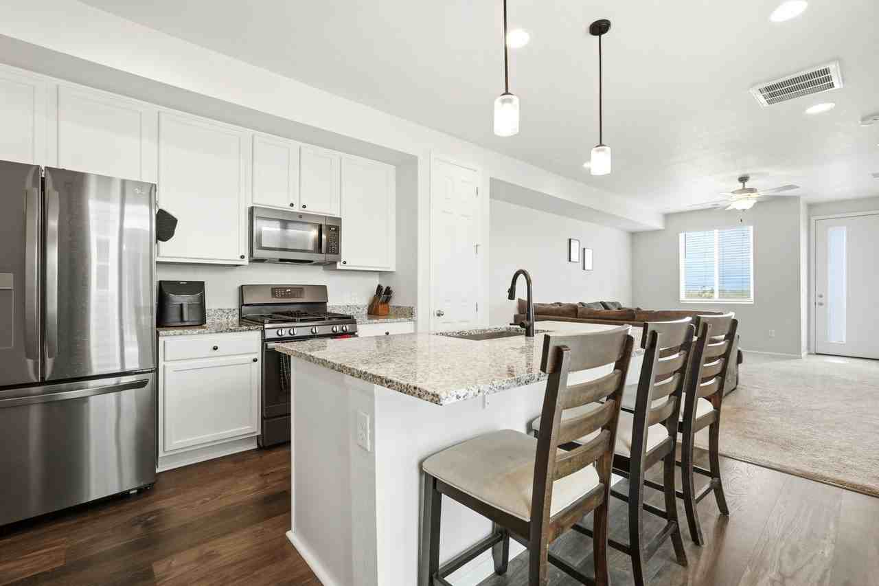 5320 13th St - Photo 6 of 29