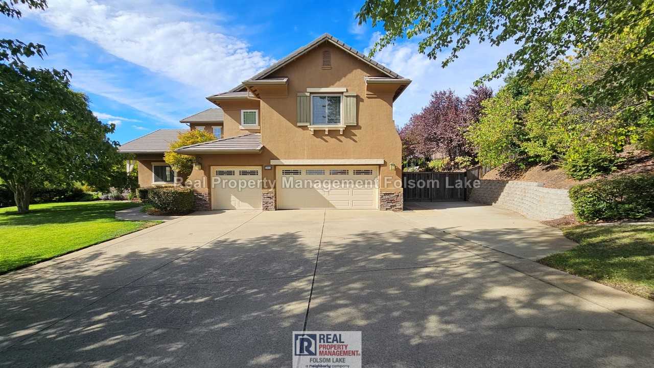 2665 Aberdeen Ln - Photo 2 of 43