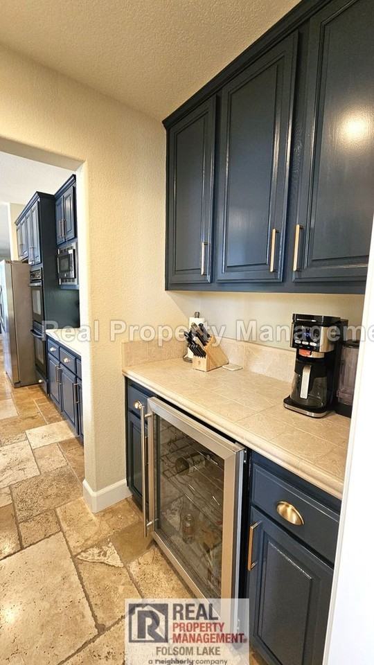 2665 Aberdeen Ln - Photo 6 of 43