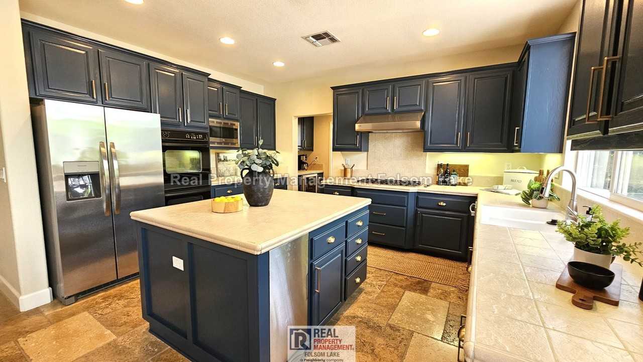 2665 Aberdeen Ln - Photo 7 of 43