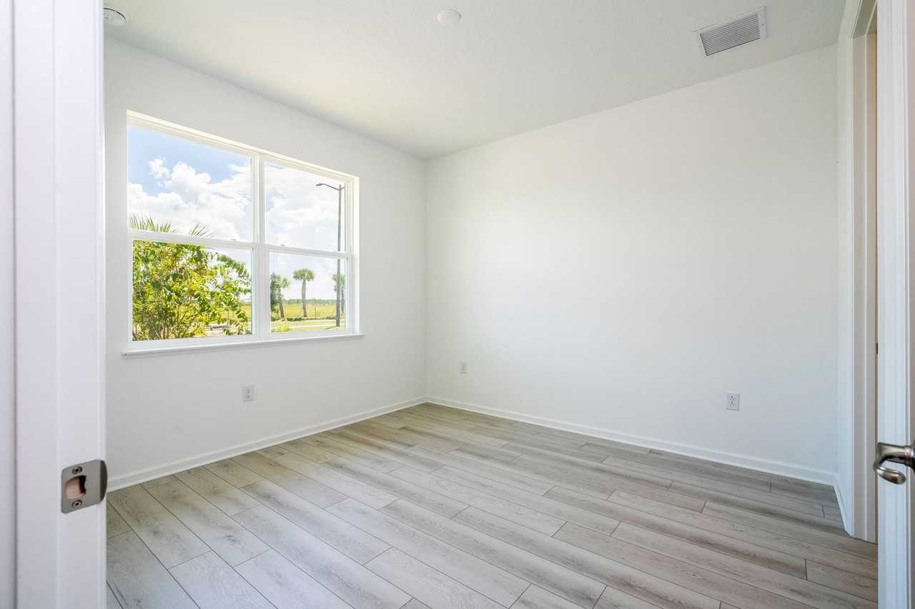 9313 Luminary Blvd - Photo 5 of 41