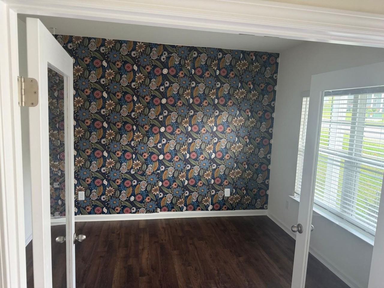 915 Utopia Ln - Photo 3 of 22