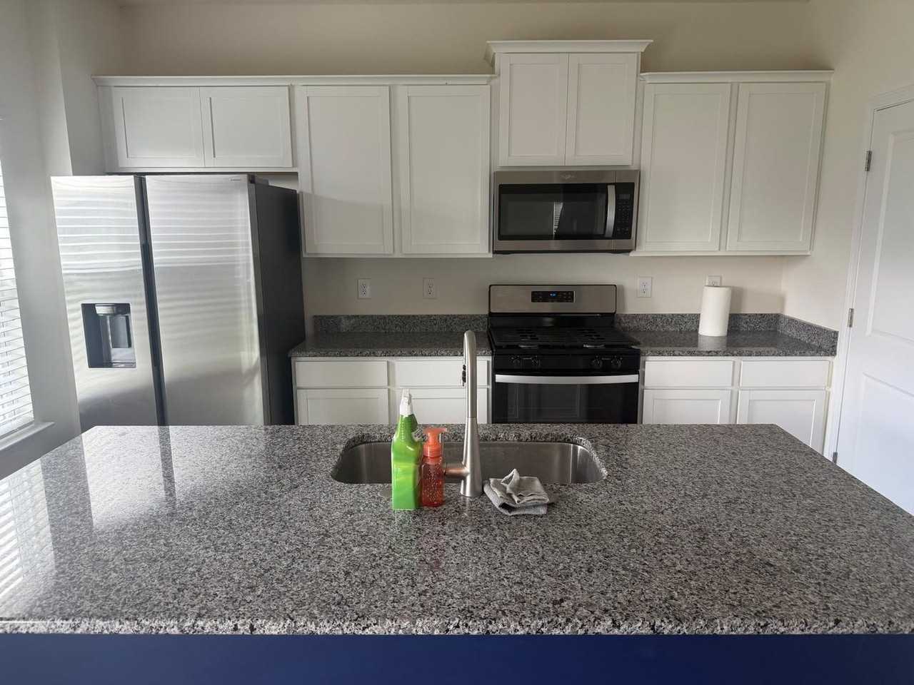 915 Utopia Ln - Photo 5 of 22