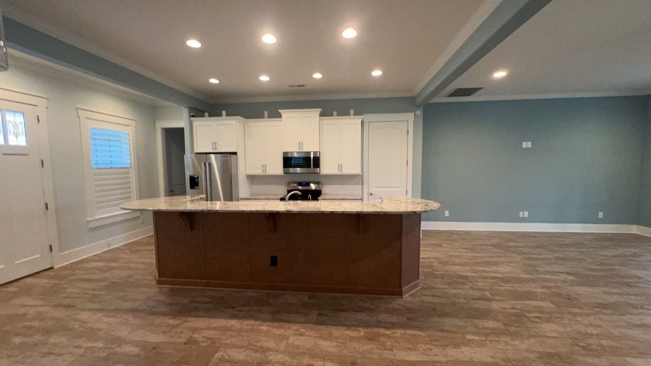 600 Waterbridge Blvd - Photo 5 of 31