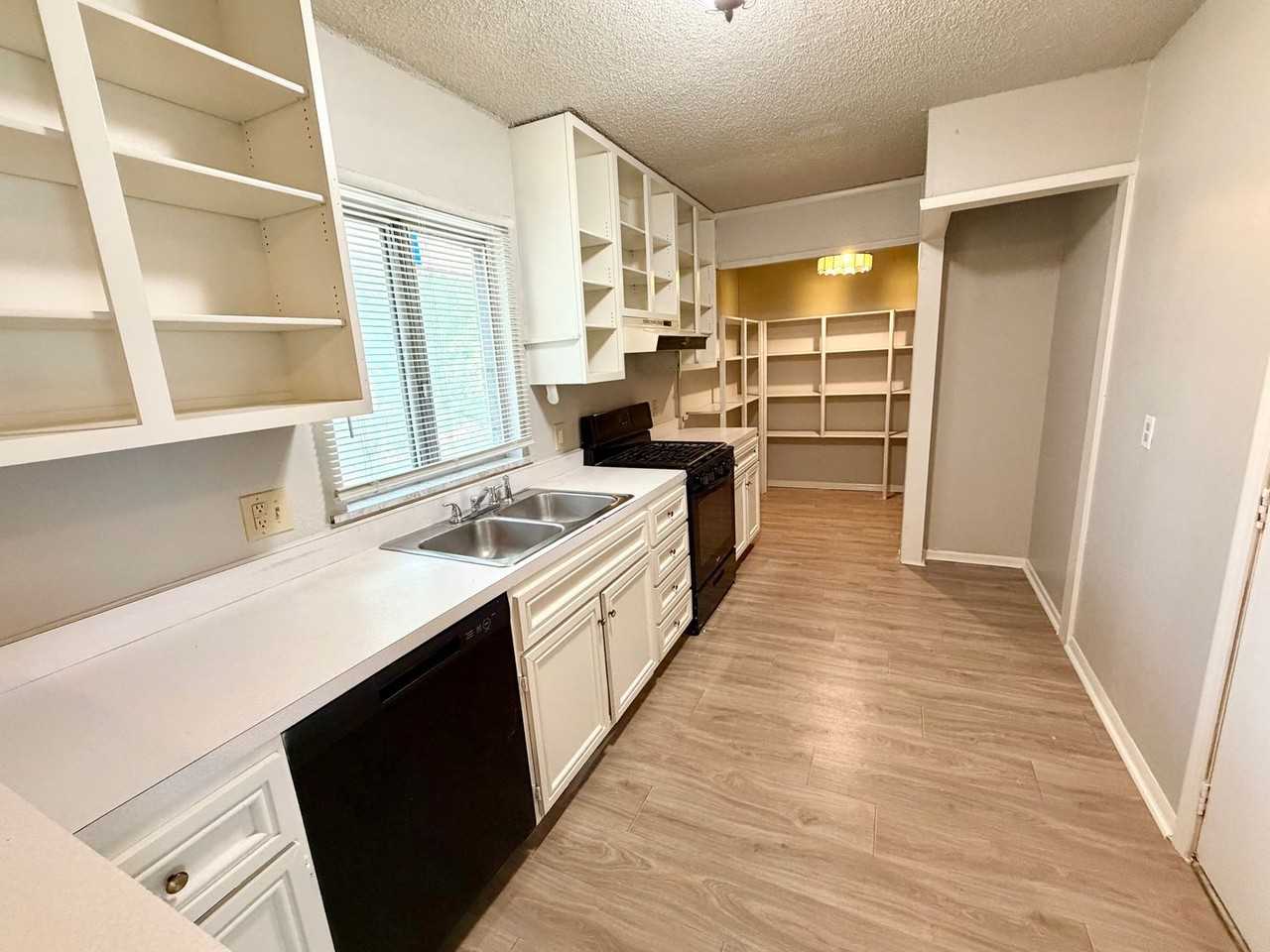 2908 S 132nd East Ave - Photo 5 of 11