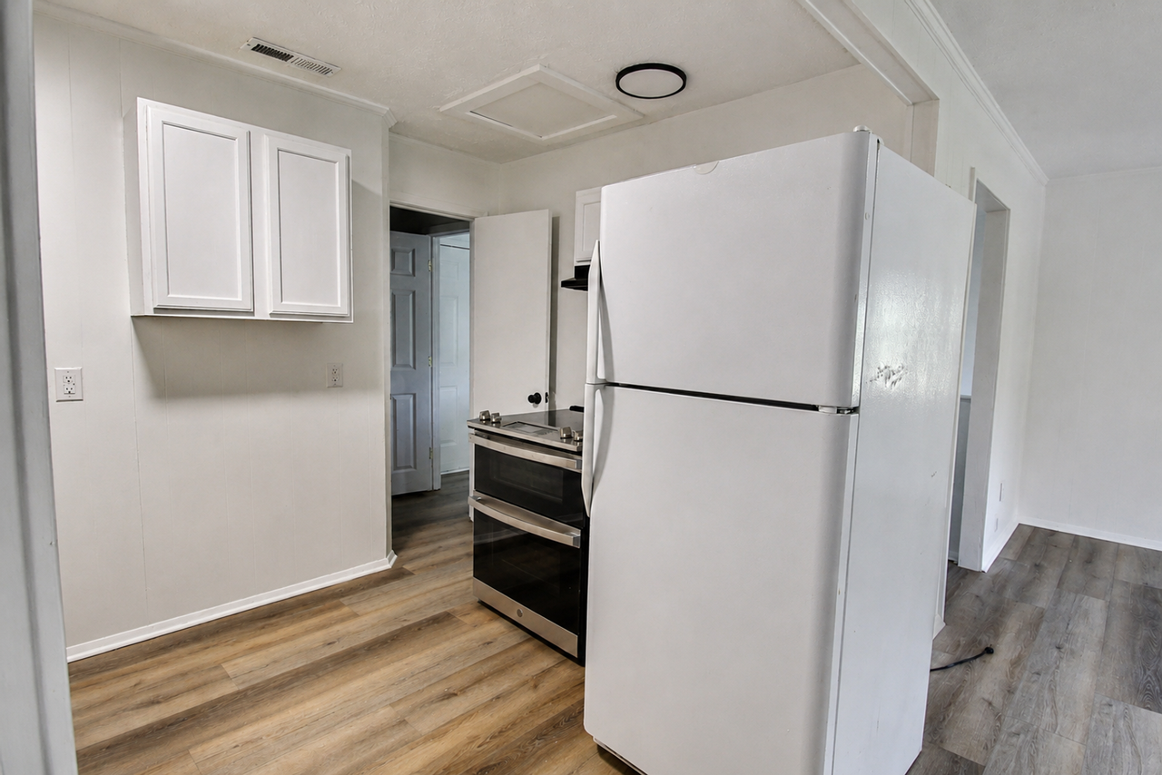 945 Westgate Rd - Photo 7 of 22