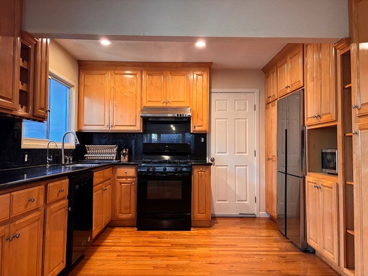 2-2525 2-2525 E Cliff - Photo 2 of 12
