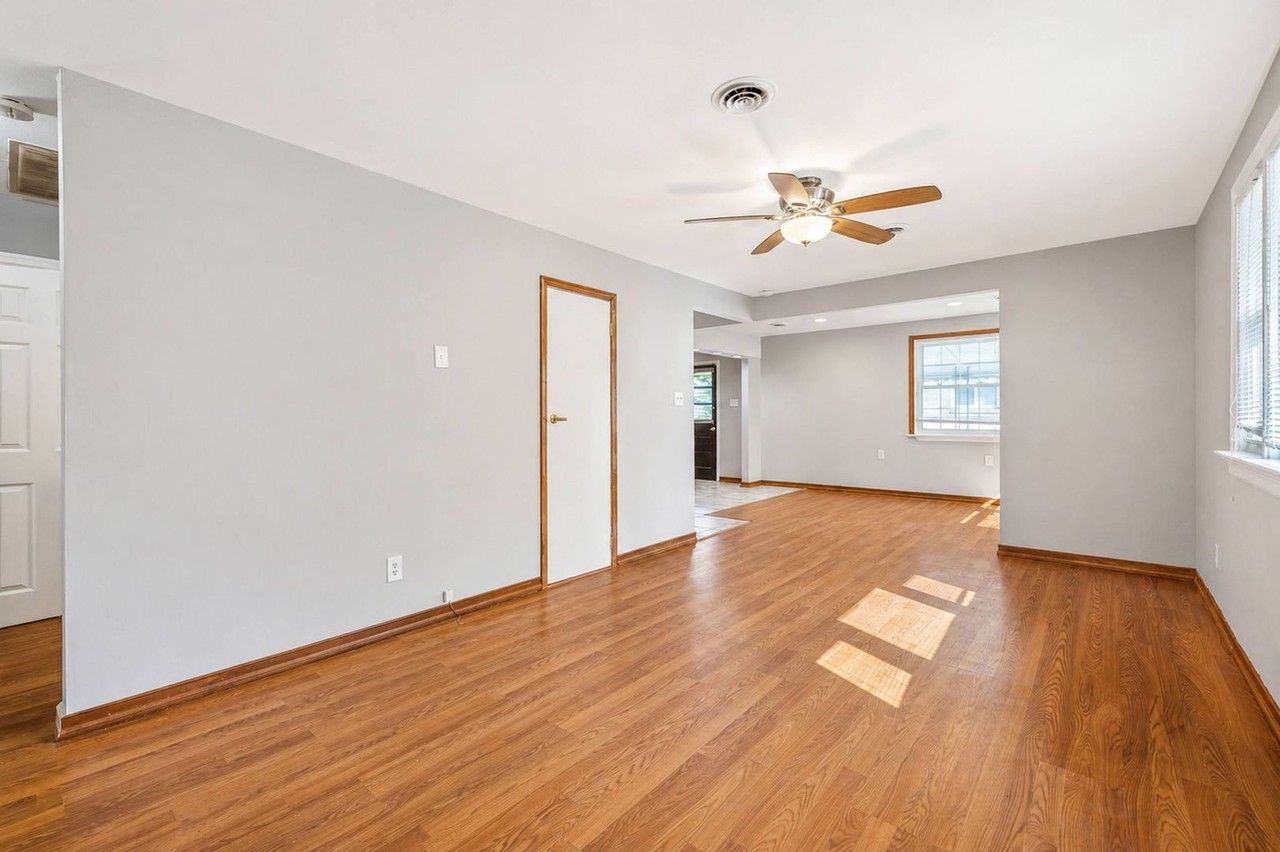 138 Banneker Dr - Photo 2 of 12