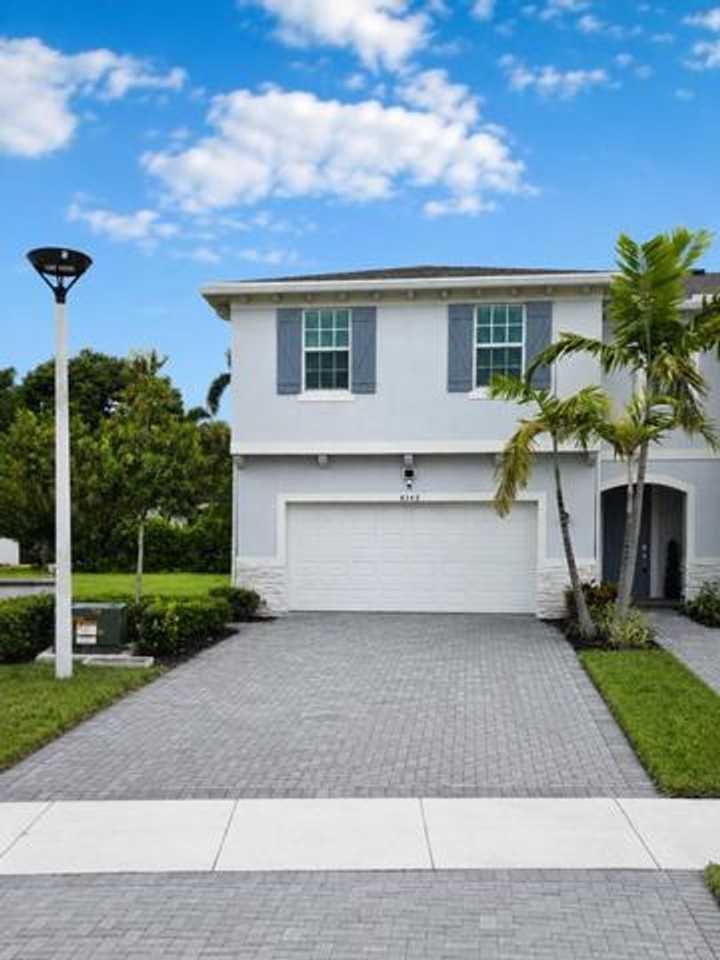 4345 Pond Lily Ln - Photo 4 of 12