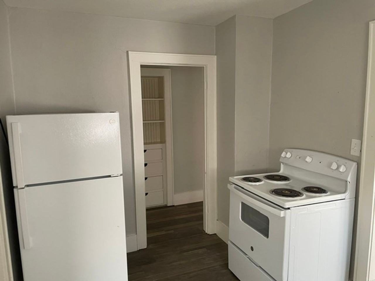 551 S Erie St - Photo 5 of 9
