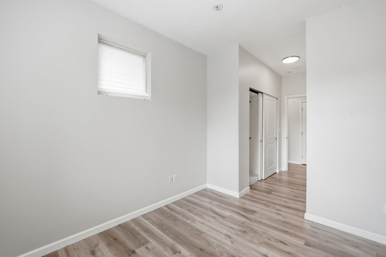 560 225th Ln Ne #B101 - Photo 6 of 17
