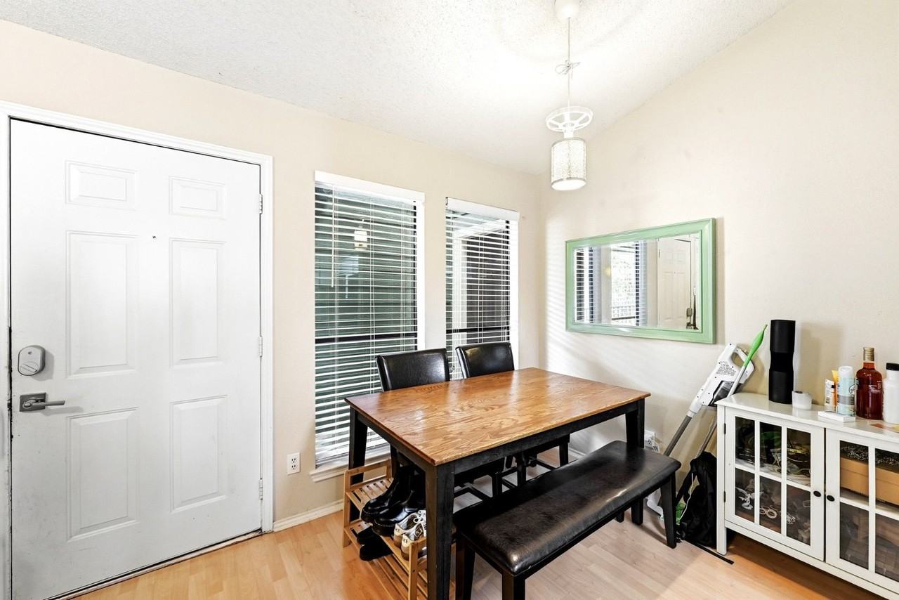 2706 Salado St - Photo 6 of 23