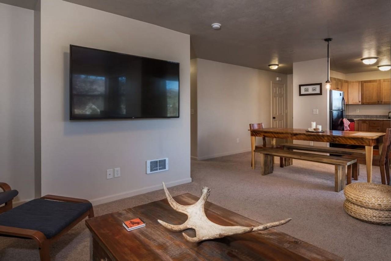 7552 Mountain Laurel Dr #B5 - Photo 6 of 13