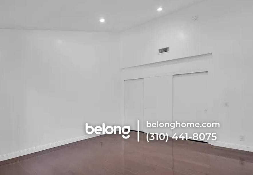 10045 Topanga Canyon Blvd #16 - Photo 6 of 21