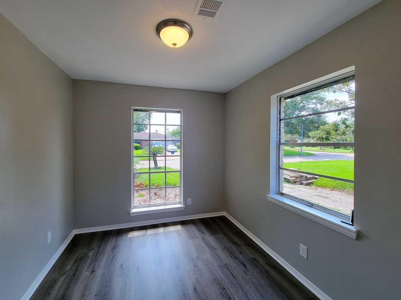 3919 Hickok Ln - Photo 6 of 25