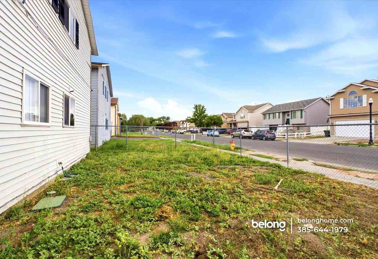 231 S Montgomery St #1 - Photo 3 of 21