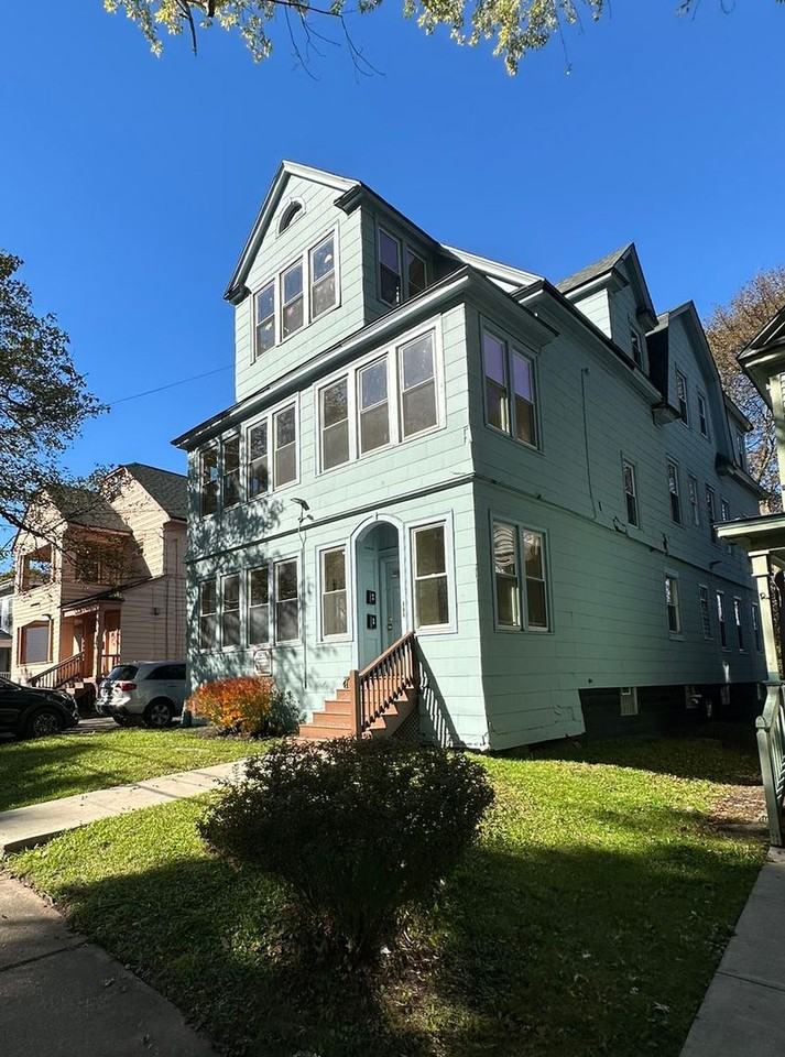1215 Madison St - Photo 2 of 19