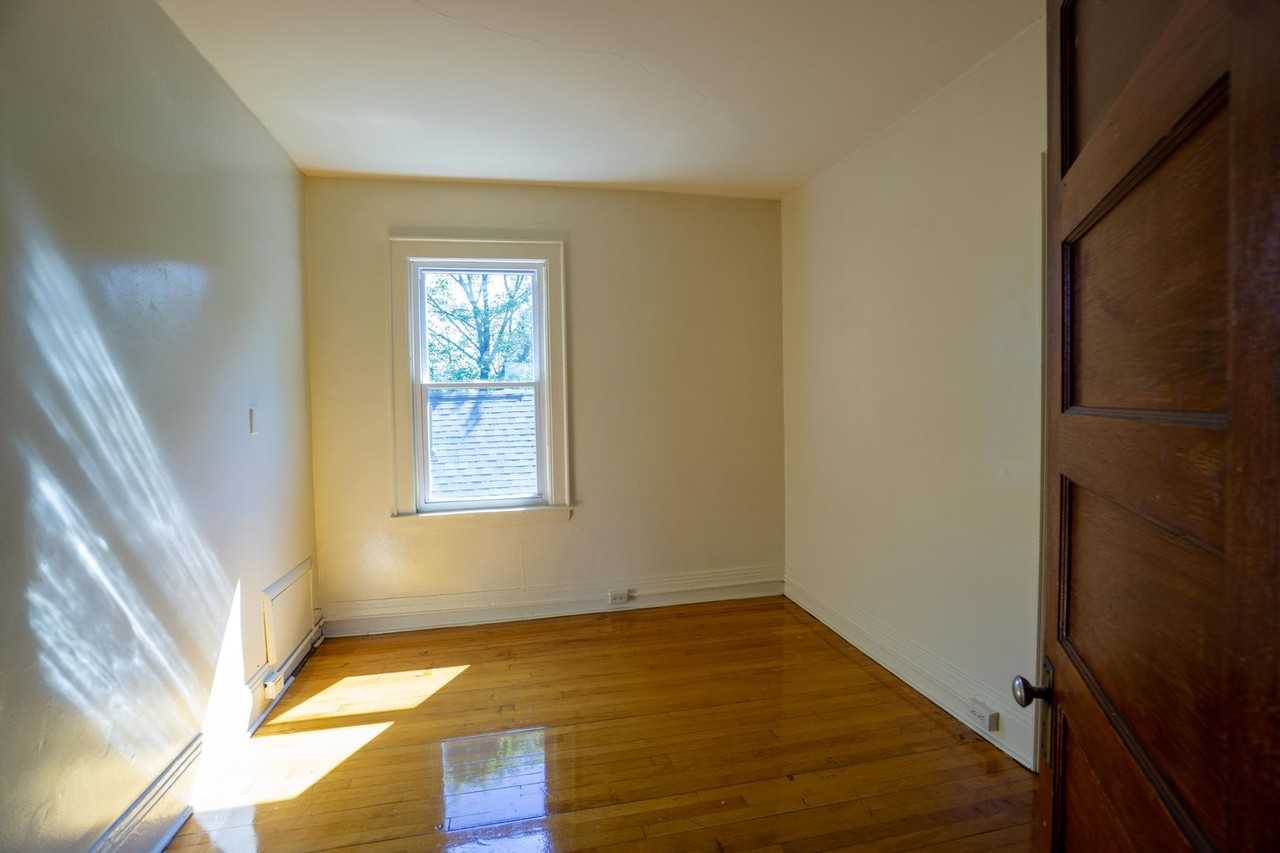 1215 Madison St - Photo 4 of 19