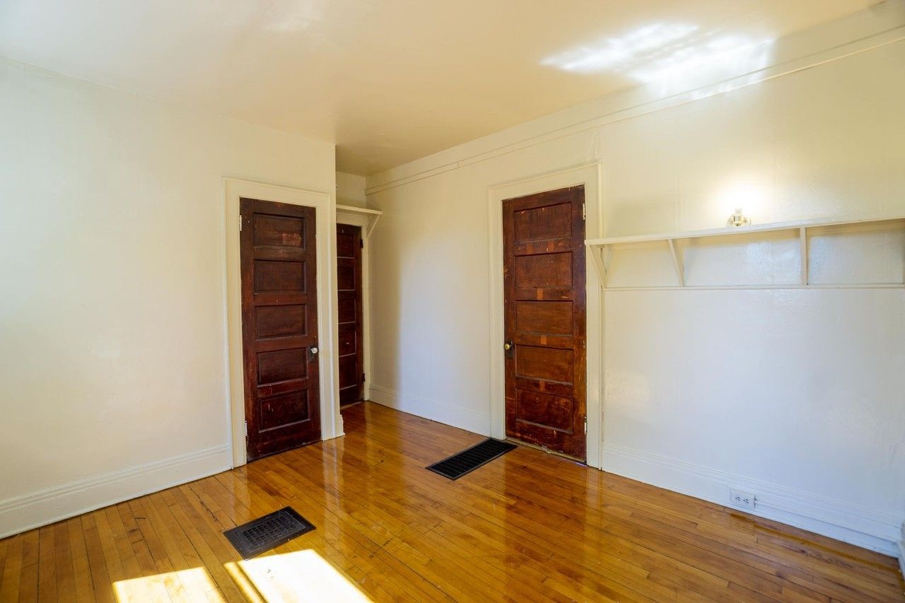 1215 Madison St - Photo 5 of 19