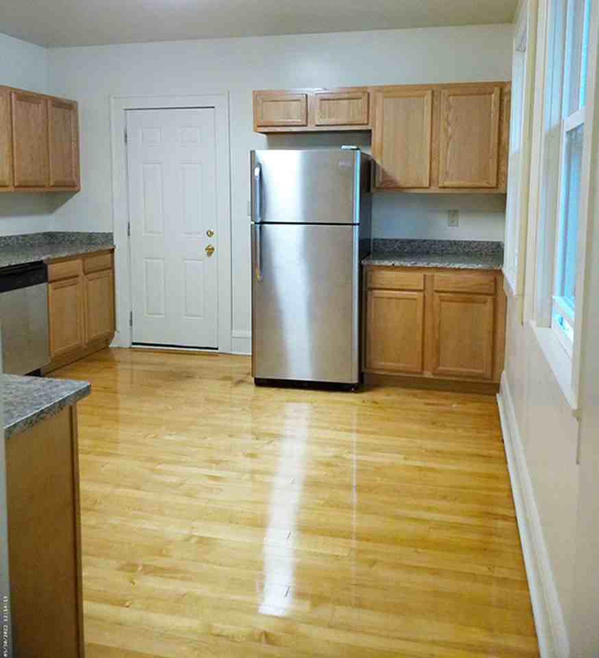 147 Fellows Ave - Photo 7 of 19