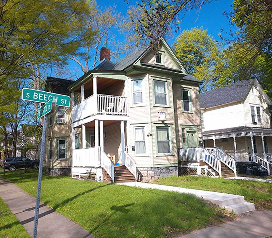 614 S Beech St - Photo 2 of 21