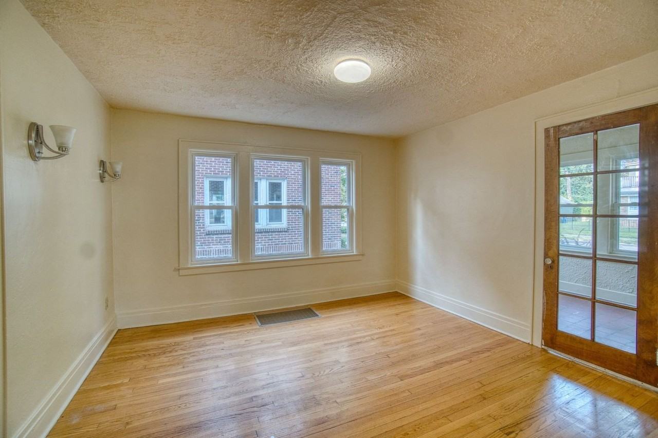400 Harvard Pl - Photo 6 of 17