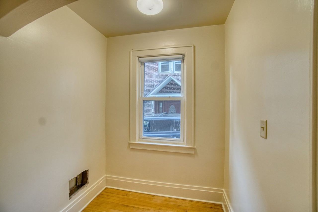 400 Harvard Pl - Photo 7 of 17