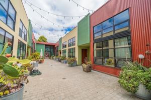featured image of 1000 43rd St