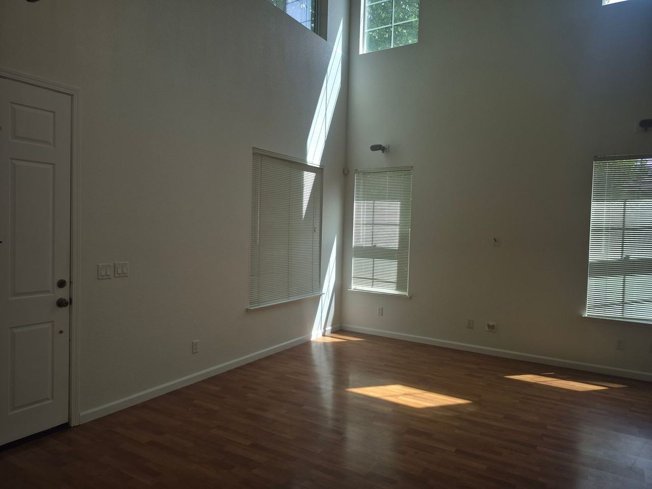 190 Rockmont Cir - Photo 5 of 28