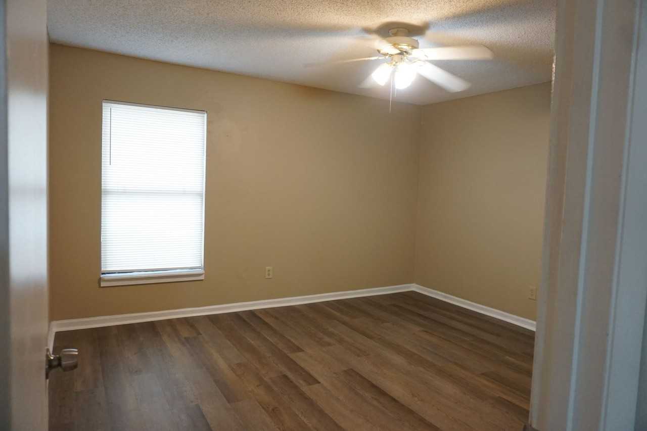 5655 Pinehill Ln - Photo 5 of 14