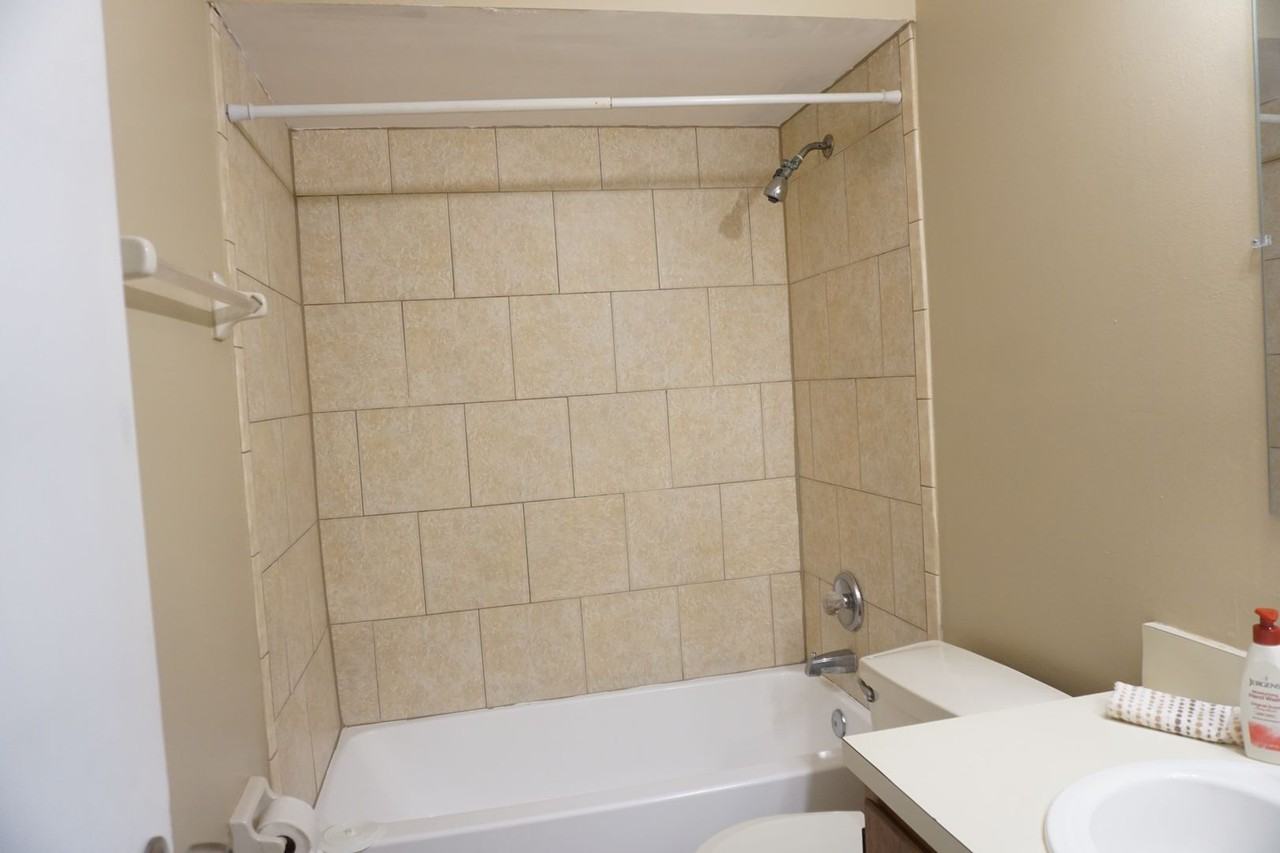 5655 Pinehill Ln - Photo 7 of 14