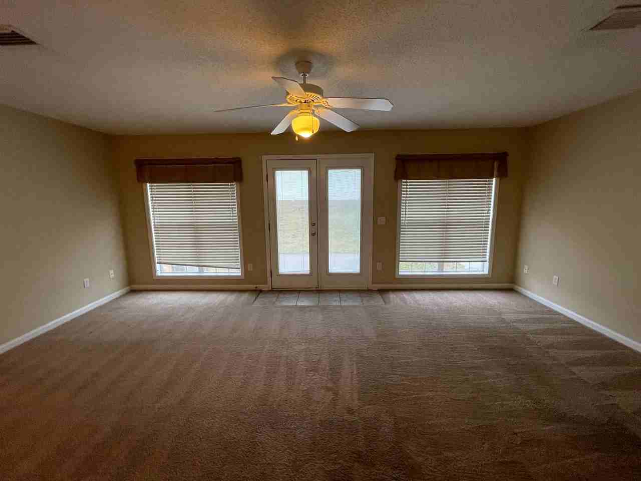 101 S Springview Dr - Photo 3 of 15