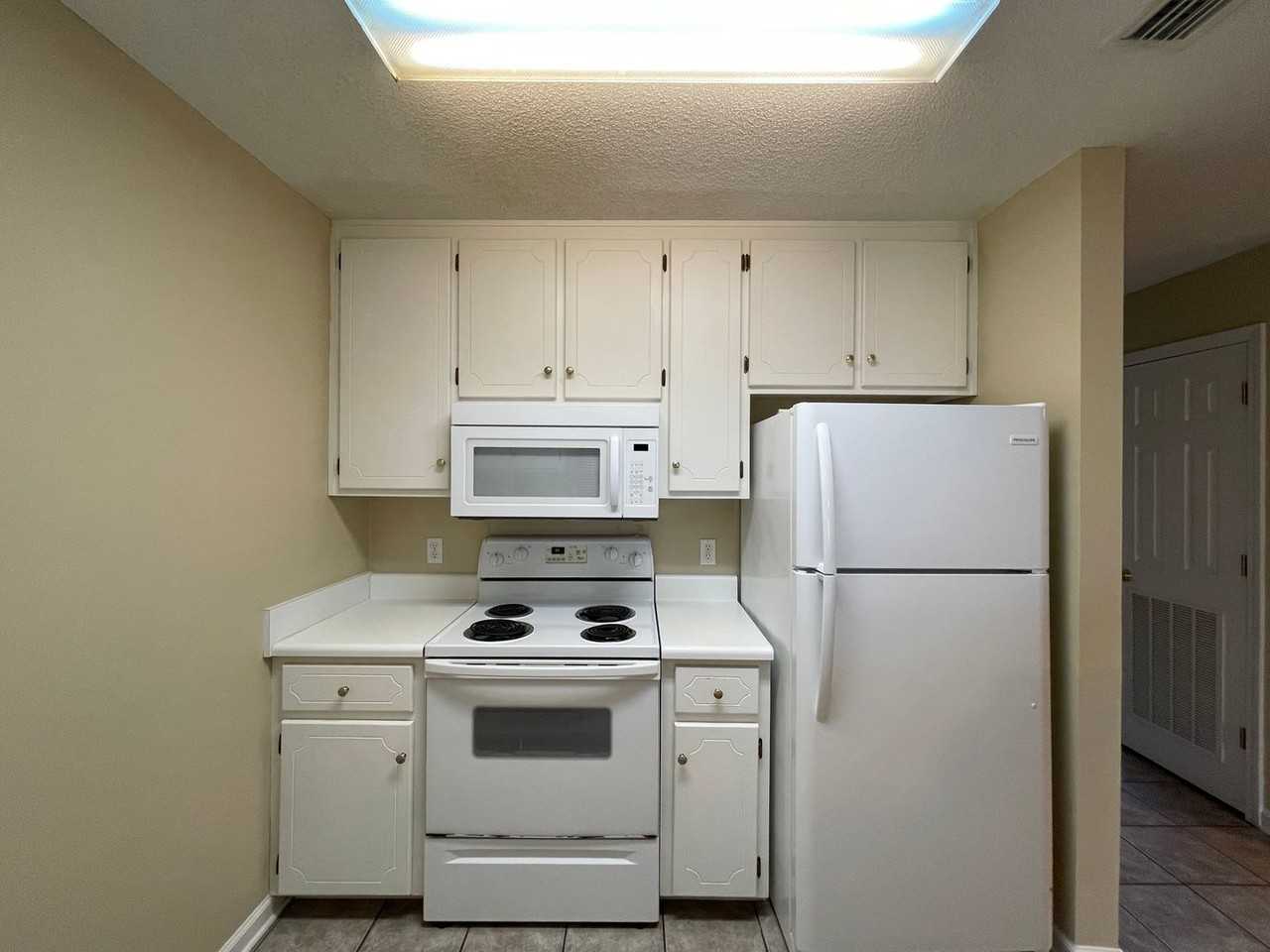 101 S Springview Dr - Photo 6 of 15