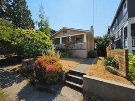 featured image of 4009 Ne 57th St