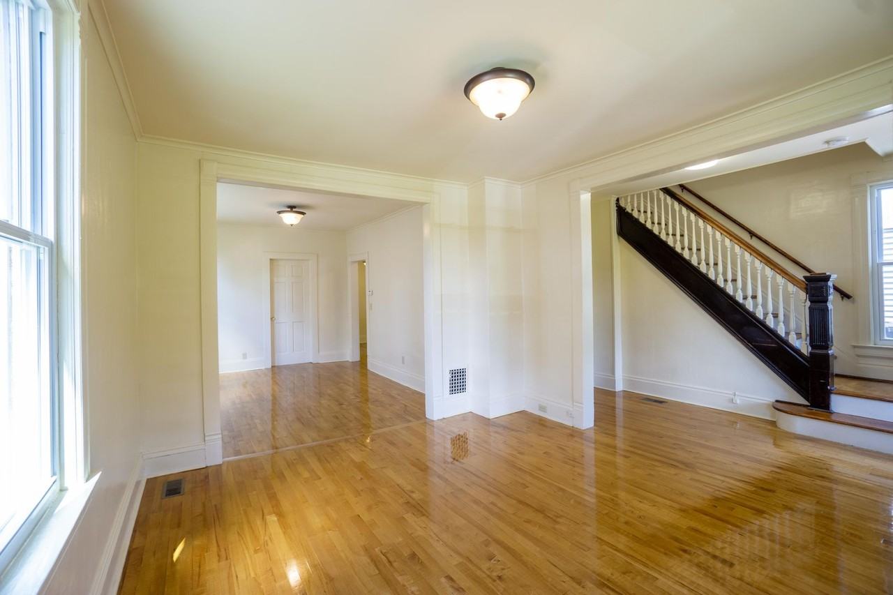 340 Roosevelt Ave - Photo 7 of 28