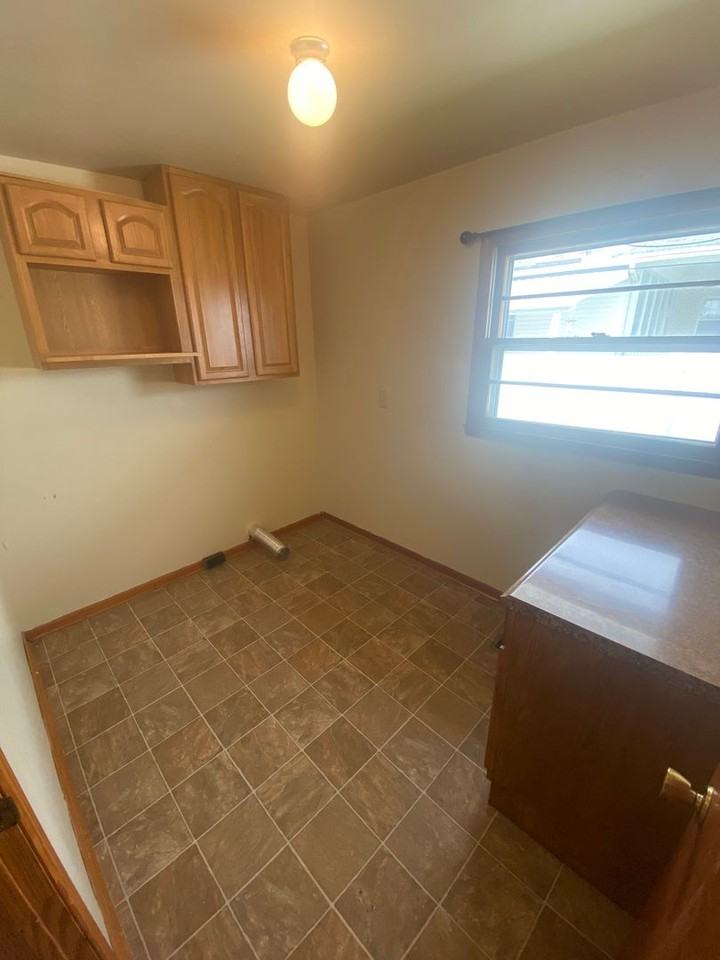404 Vosswood Dr - Photo 3 of 18