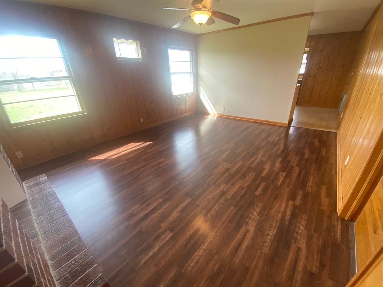 404 Vosswood Dr - Photo 7 of 18