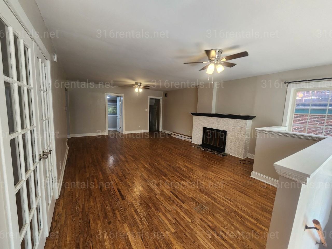 3434 E 9th St N - Photo 2 of 19