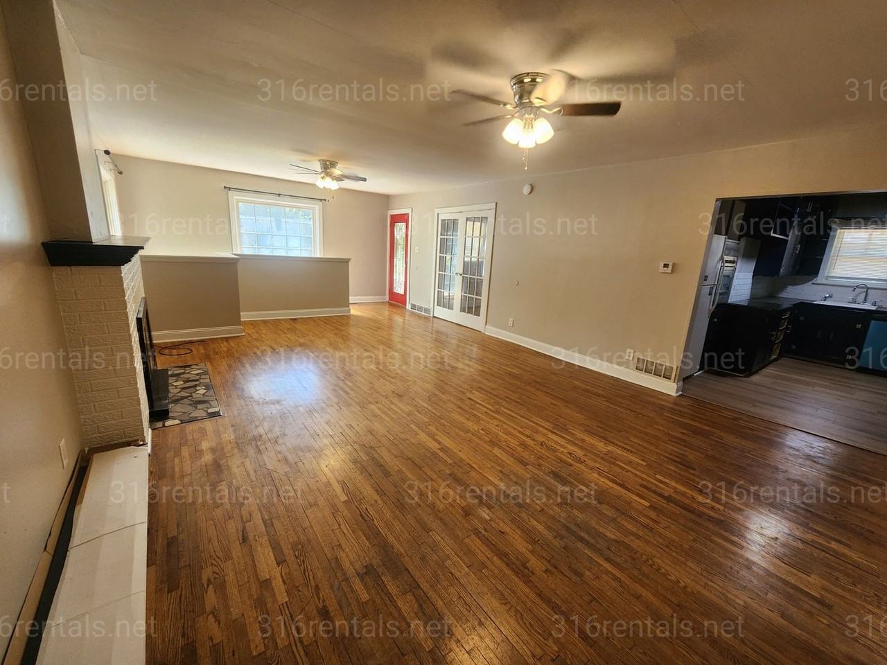 3434 E 9th St N - Photo 3 of 19