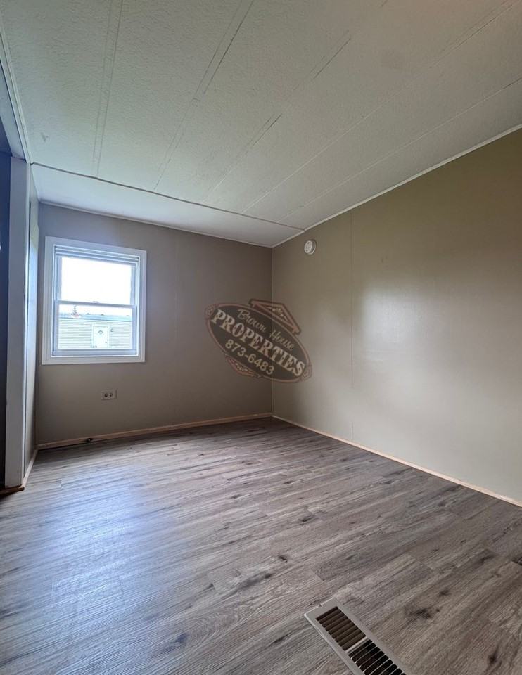 1604 Hill Rd - Photo 5 of 7
