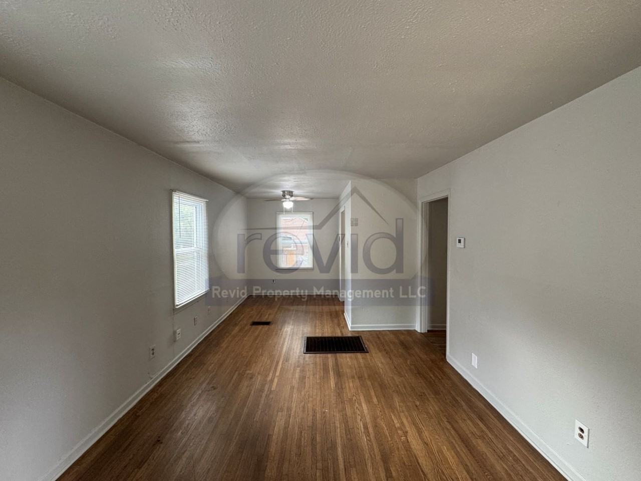 1445 Luverne St - Photo 2 of 16