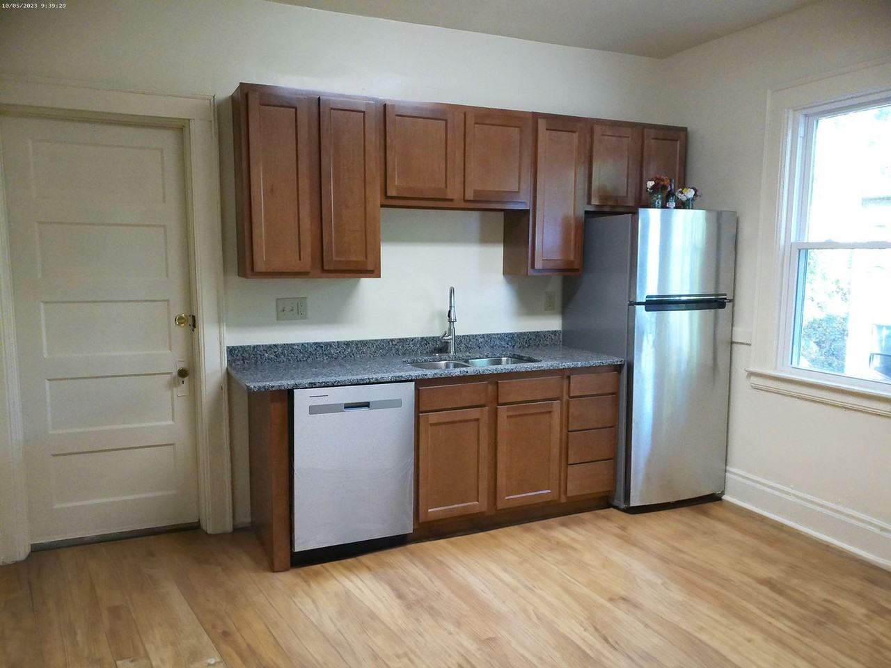 446 Columbus Ave - Photo 5 of 21