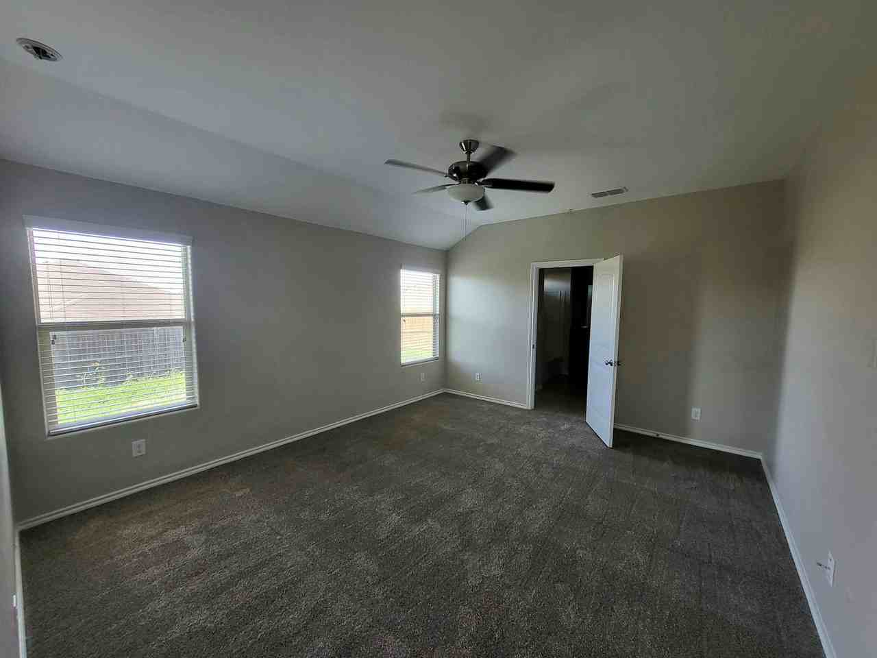 7017 Mohegan Dr - Photo 7 of 35