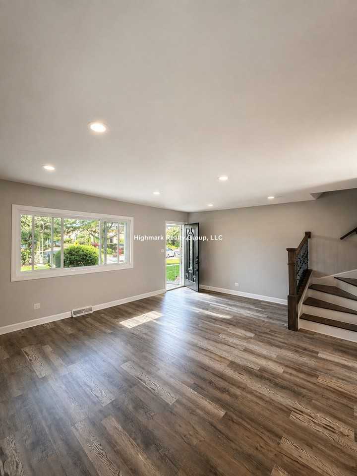 354 Skokie Ct - Photo 3 of 21