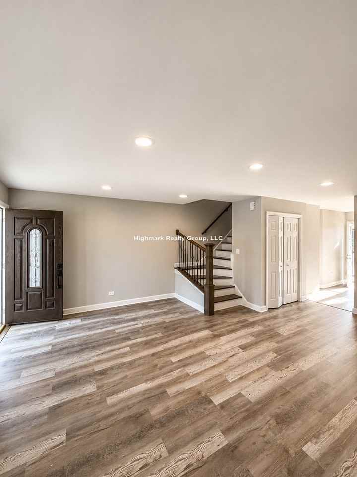 354 Skokie Ct - Photo 4 of 21