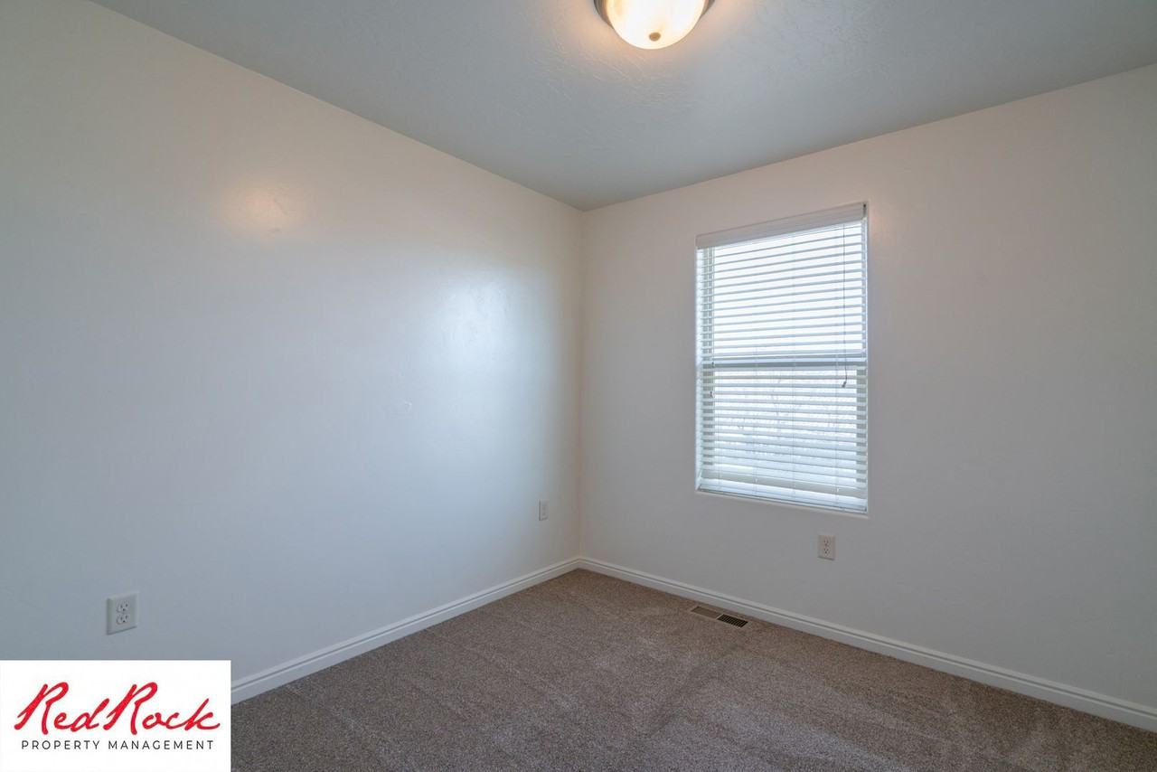 2075 S Sir Monte Dr #34 - Photo 3 of 50
